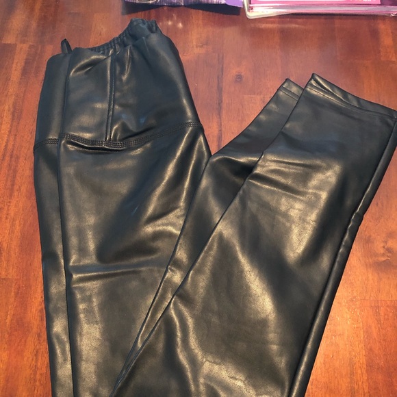 Faux leather leggings - Picture 1 of 1